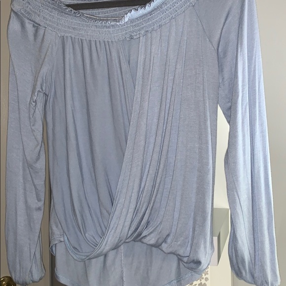 Off The Shoulder Blouse - Picture 3 of 7